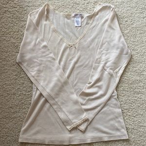 Cute lace cream long sleeved top. Size small. Great condition!!